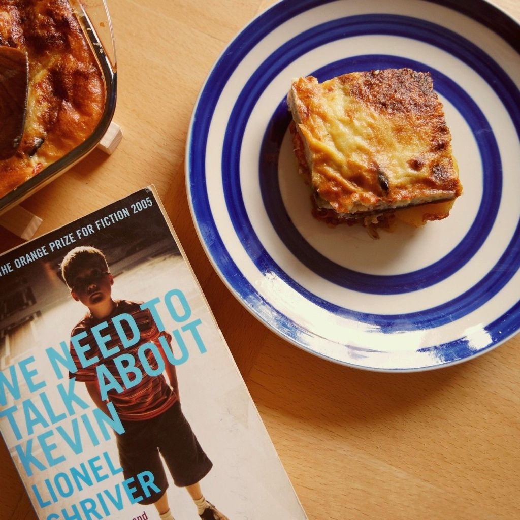 Essen aus Büchern: Moussaka aus Lionel Shrivers „We Need To Talk About&nbsp;Kevin“