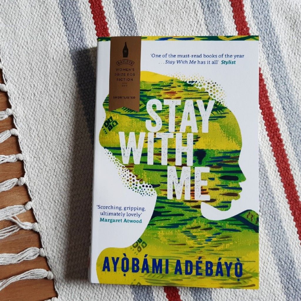 Familiäre Erwartungshaltung – „Stay With Me“ von Ayòbámi&nbsp;Adébáyò