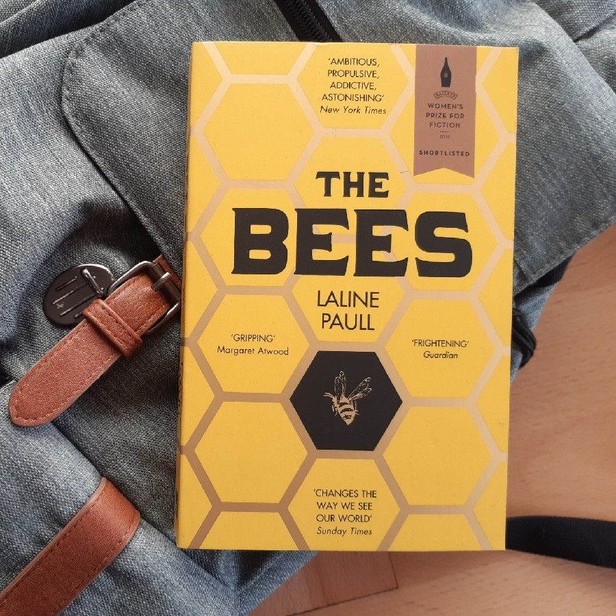 Leben im totalitären Matriarchat – Laline Paulls „The&nbsp;Bees“